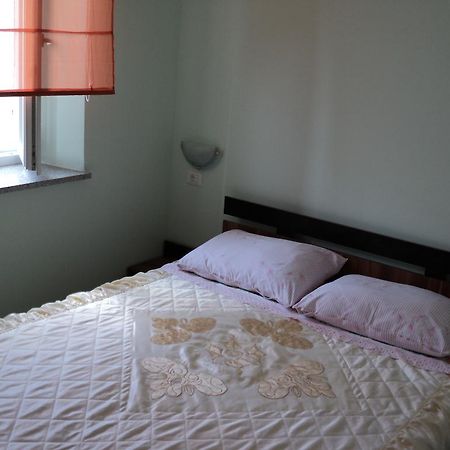Apartment Mandrac Novigrad  Room photo